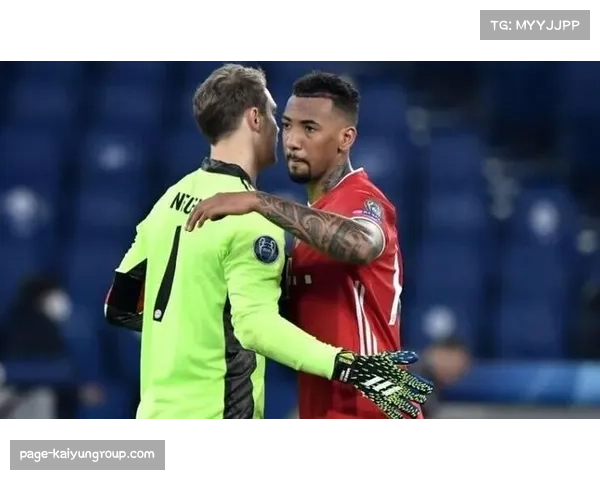 拜仁球迷挂标语反对博阿滕回归：纵容罪犯也是犯罪行为